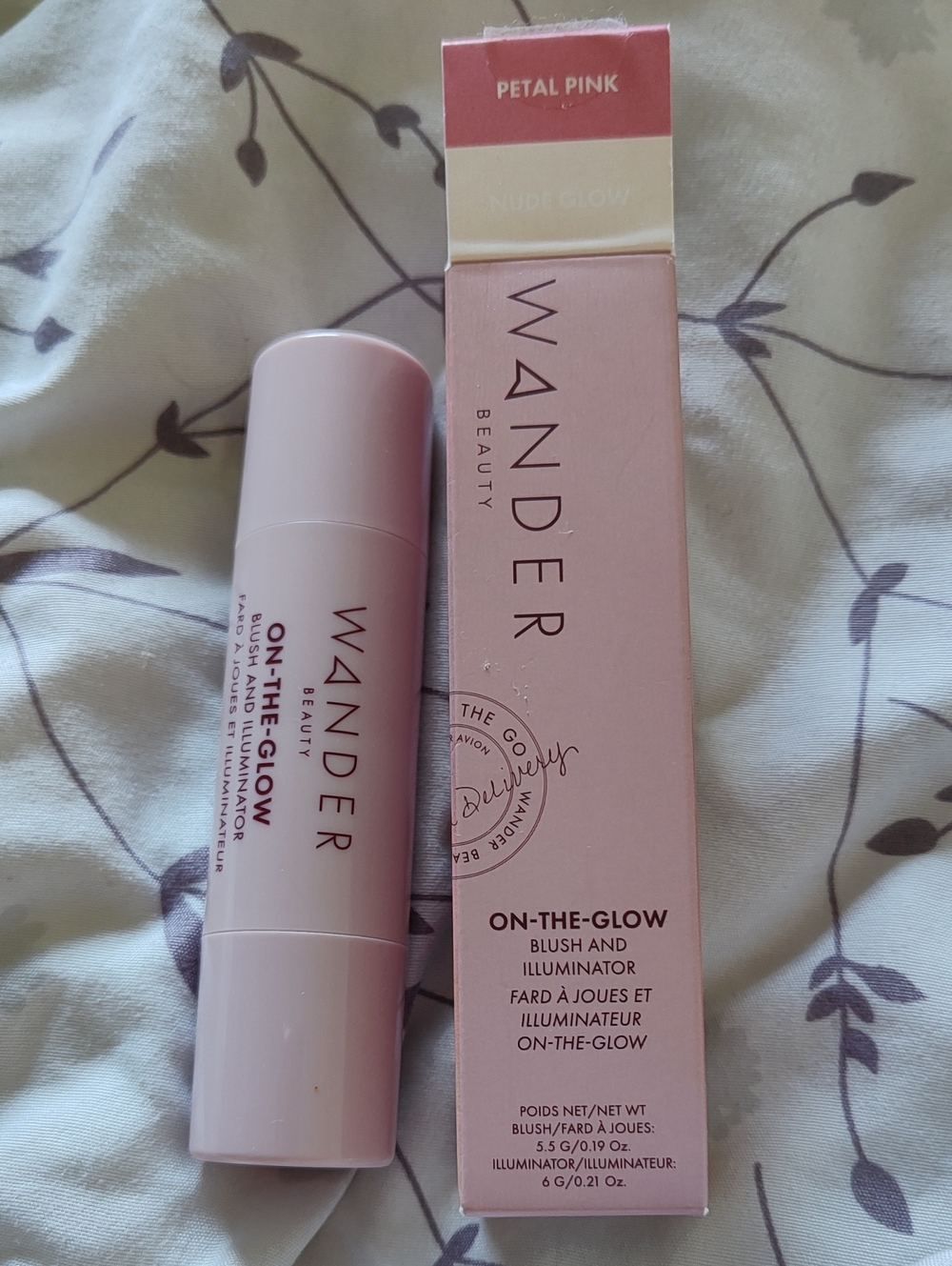 Wander Beauty Petal Pink On the Glow Blush and Illuminator Highlighter Stick